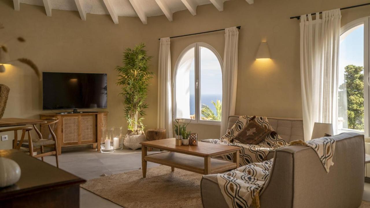 Villa Casa Peponi - By Almarina *