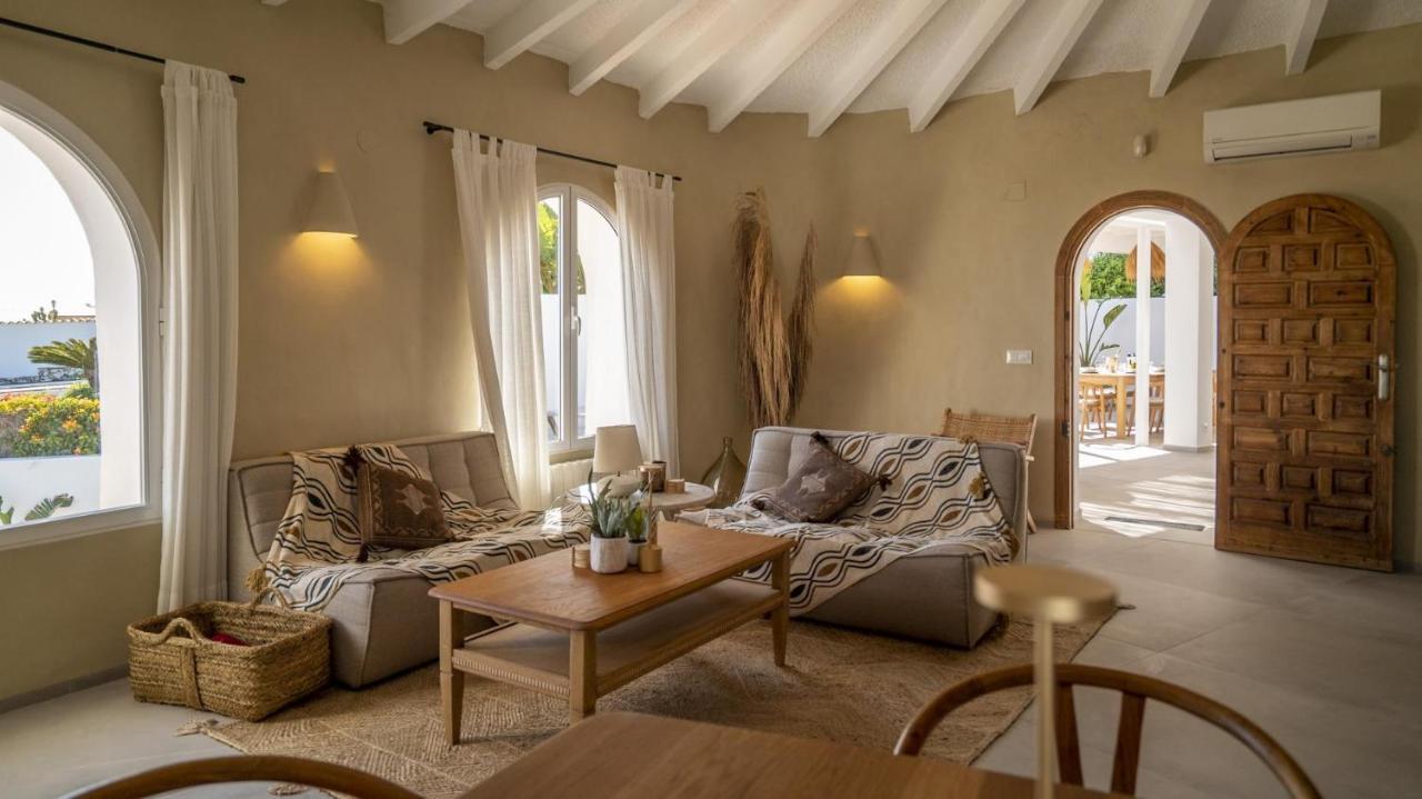 Villa Casa Peponi - By Almarina *