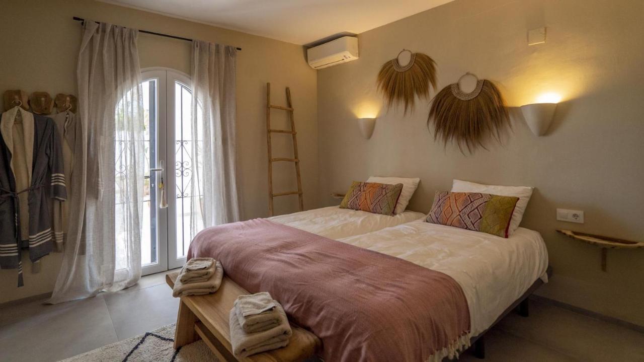 Villa Casa Peponi - By Almarina *